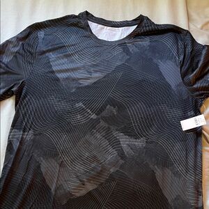 Men’s active old navy shirt